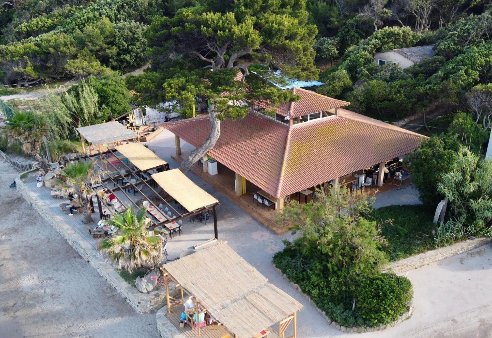 Playa Pachamama Hotel Hyeres Bagian luar foto